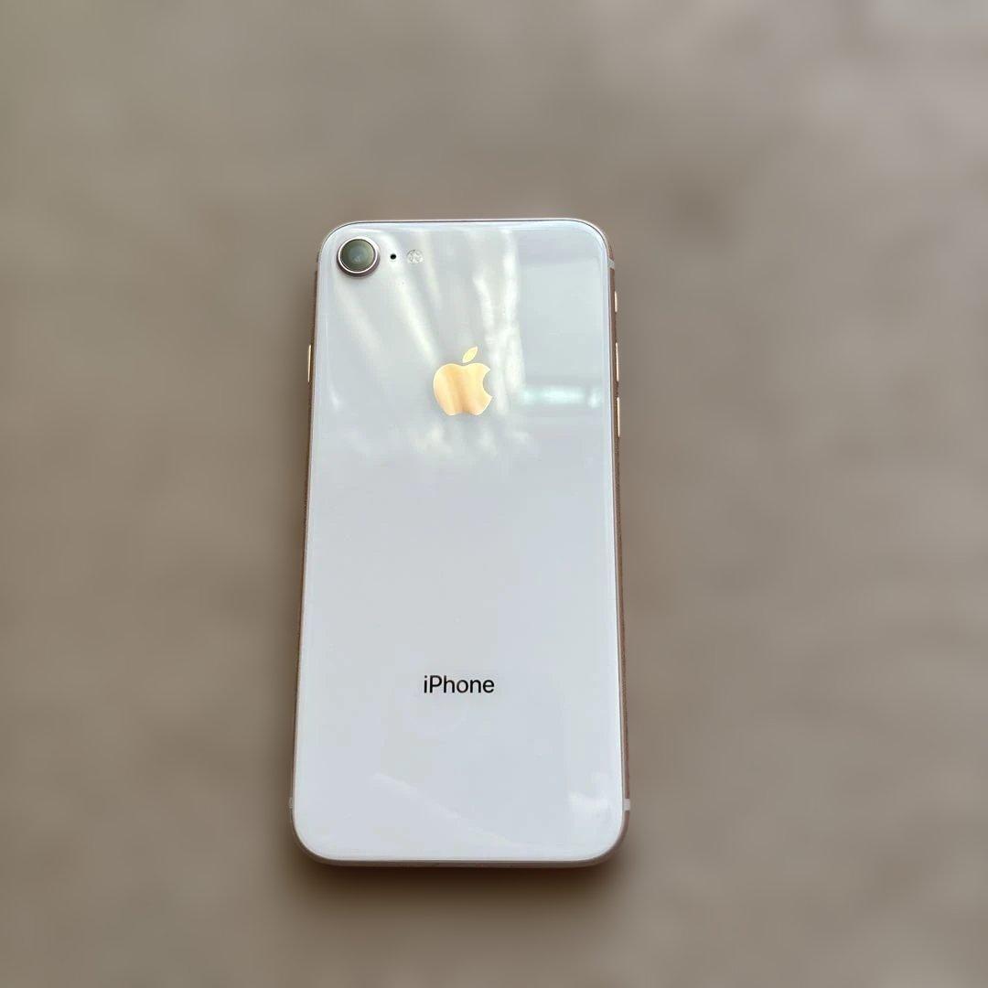 iPhone8 美品　Amazonで購入。64GB