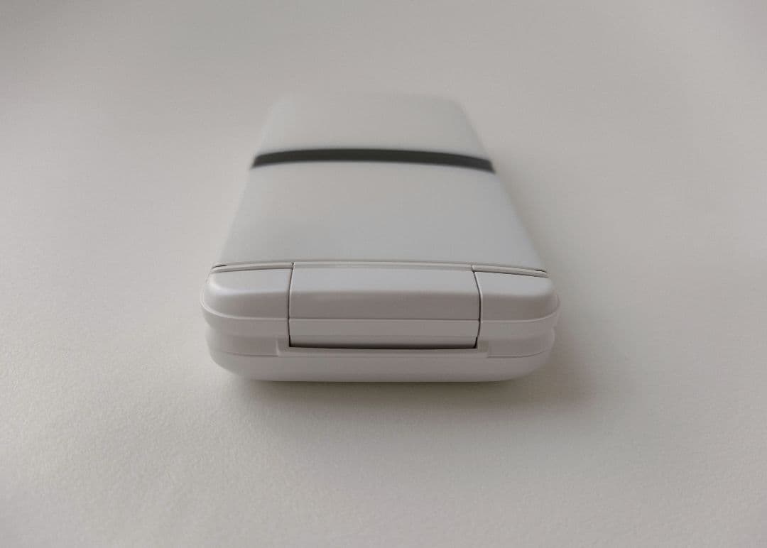 DINGOケータイ KY-42C 本体 白 ドコモ