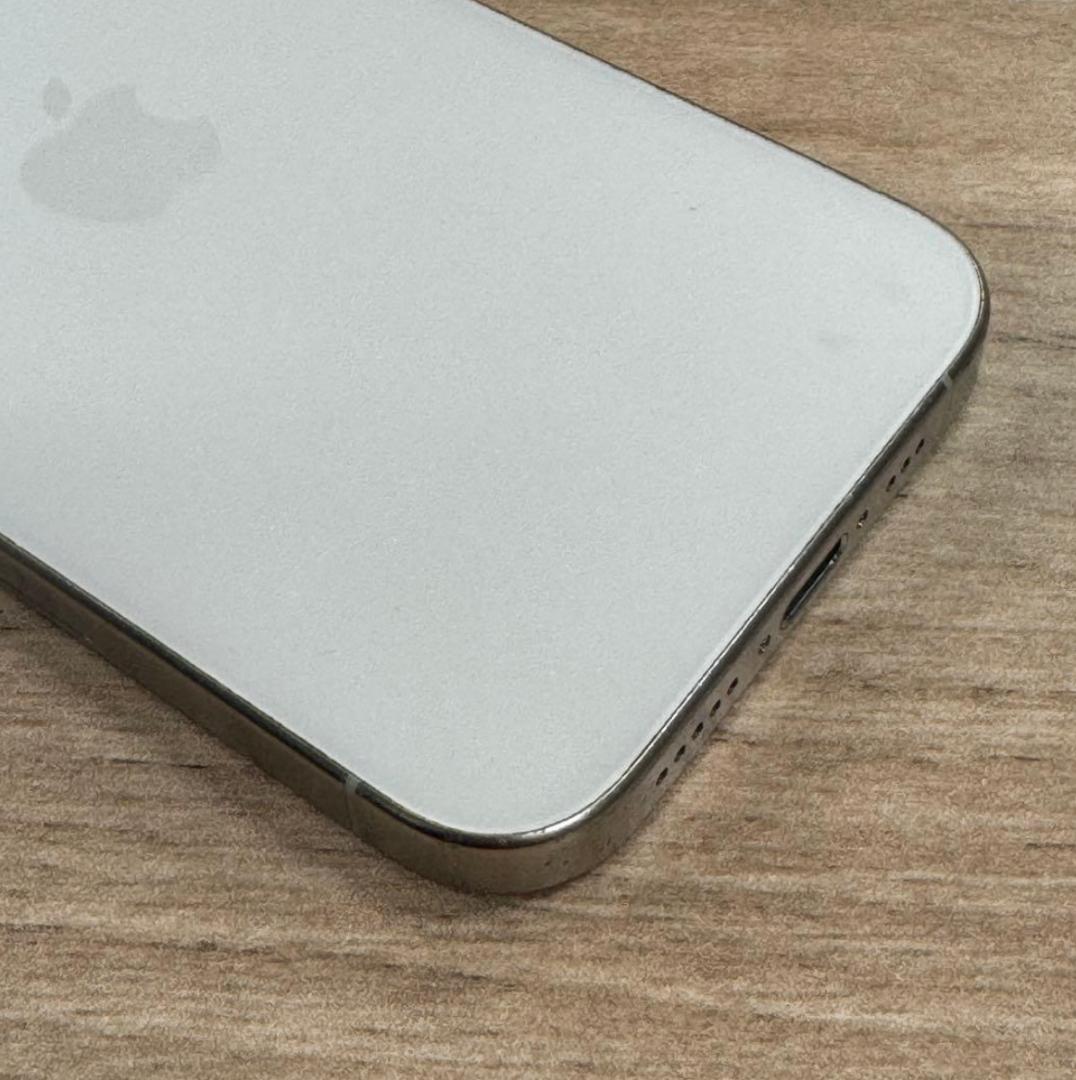 美品　iPhone 15 Pro 256gb SIMフリー版