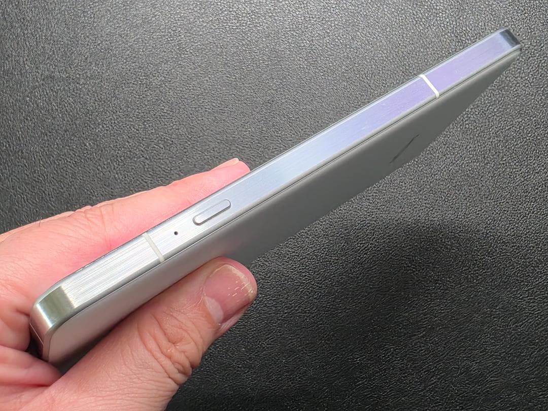 arrows Alpha ホワイト 12GB/512GB SIMフリー版