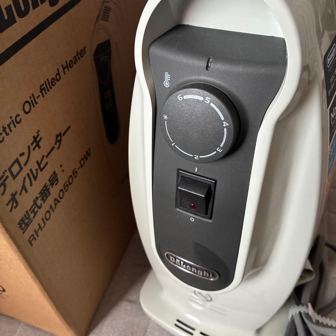 デロンギ　オイルヒーター　RHJ01A0505-DW