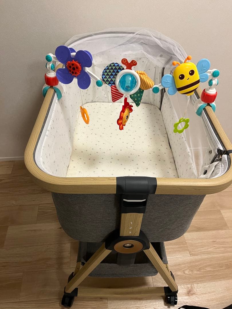 【美品・おもちゃおまけつき】2024年型HZDMJ ベビーベッド グレー