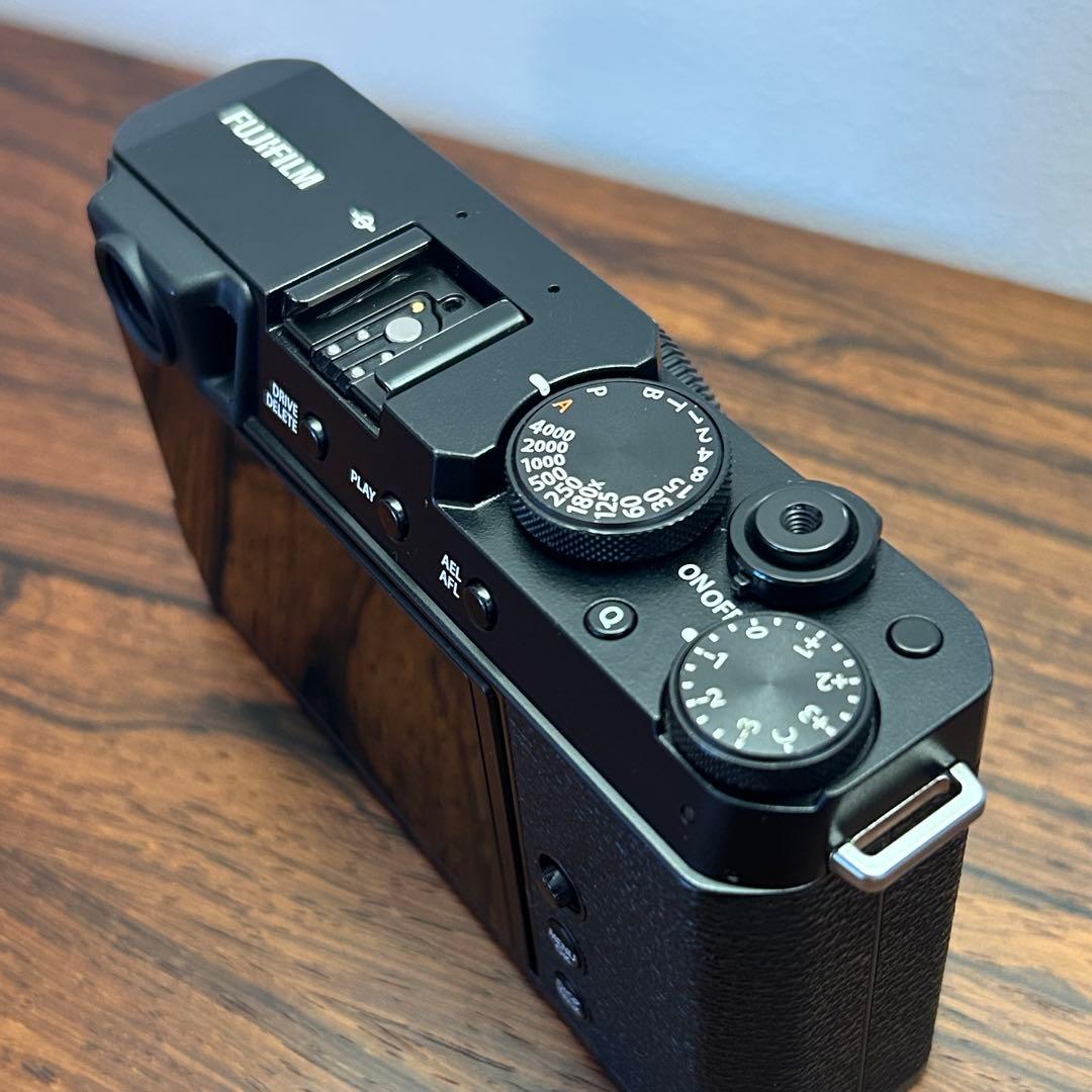 FUJIFILM フジフィルム X-E4 ブラック