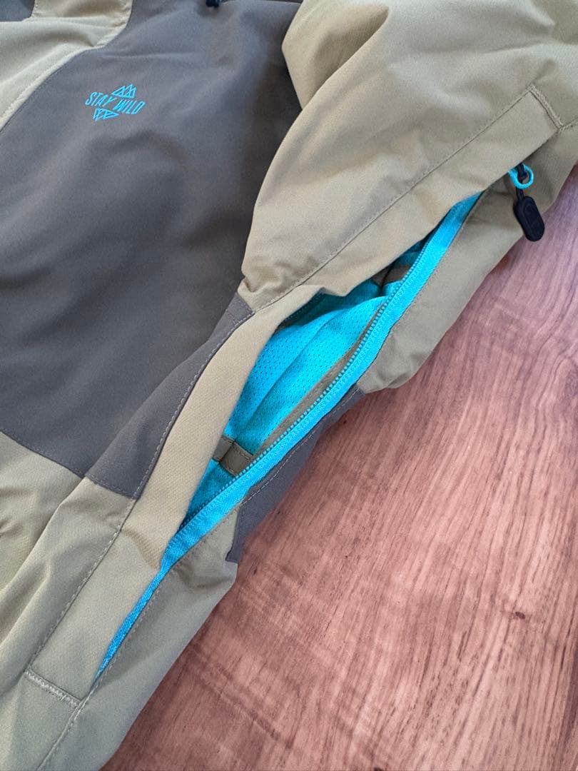 スノーボード Airblaster Sassy Beast Suit
