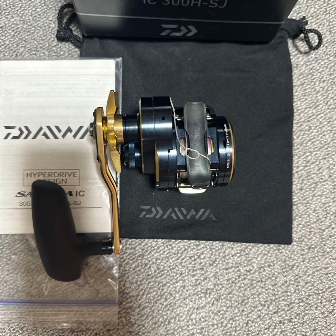 21 SALTIGA IC 300H-SJ 右ハンドル DAIWA