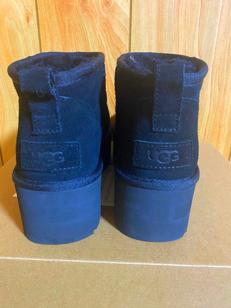 ブーツ 「UGG」クラシック ウルトラミニプラットフォーム ブーツ レディース