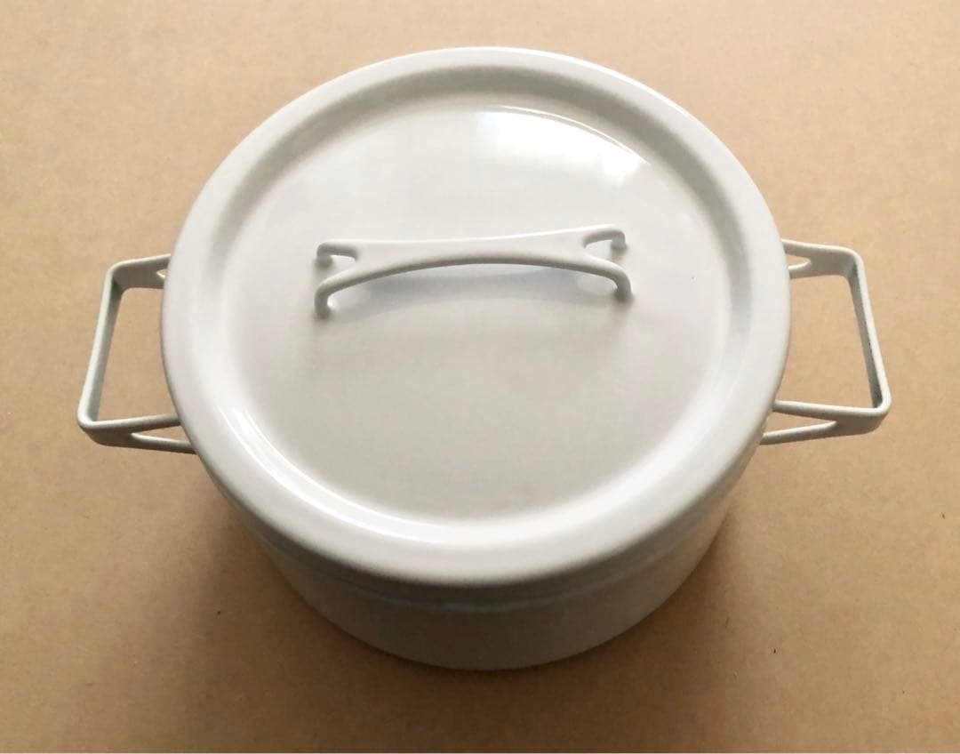 【未使用品】アラビア ARABIA ホーロー両手鍋 ／ホワイト HACKMAN