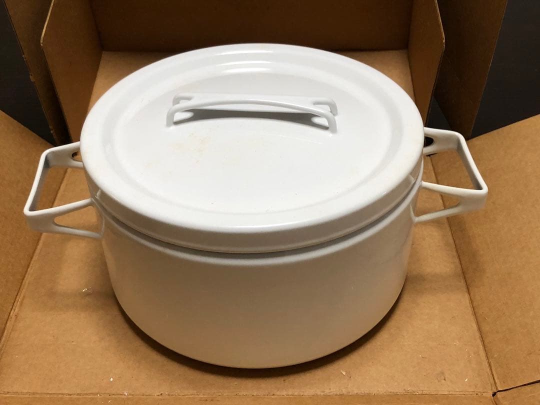 【未使用品】アラビア ARABIA ホーロー両手鍋 ／ホワイト HACKMAN