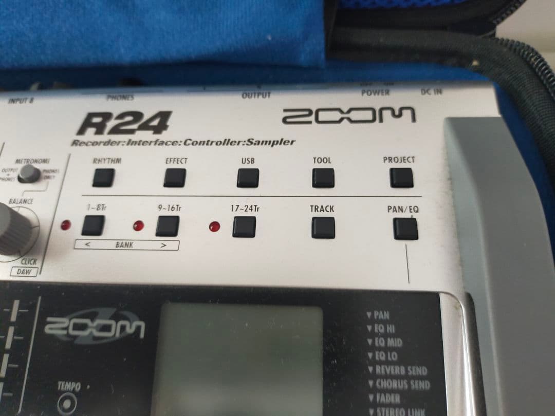ZOOM R24 レコーダー・インターフェース