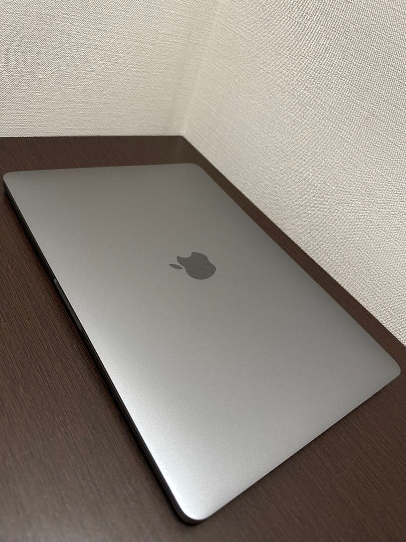 美品 MacBook Pro 16GB/SSD 256GB/タッチパネル