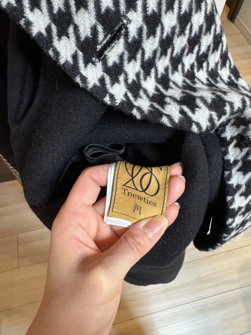 [Tnewties] 口角にほくろがある彼女／黒色千鳥格紋／Mサイズ