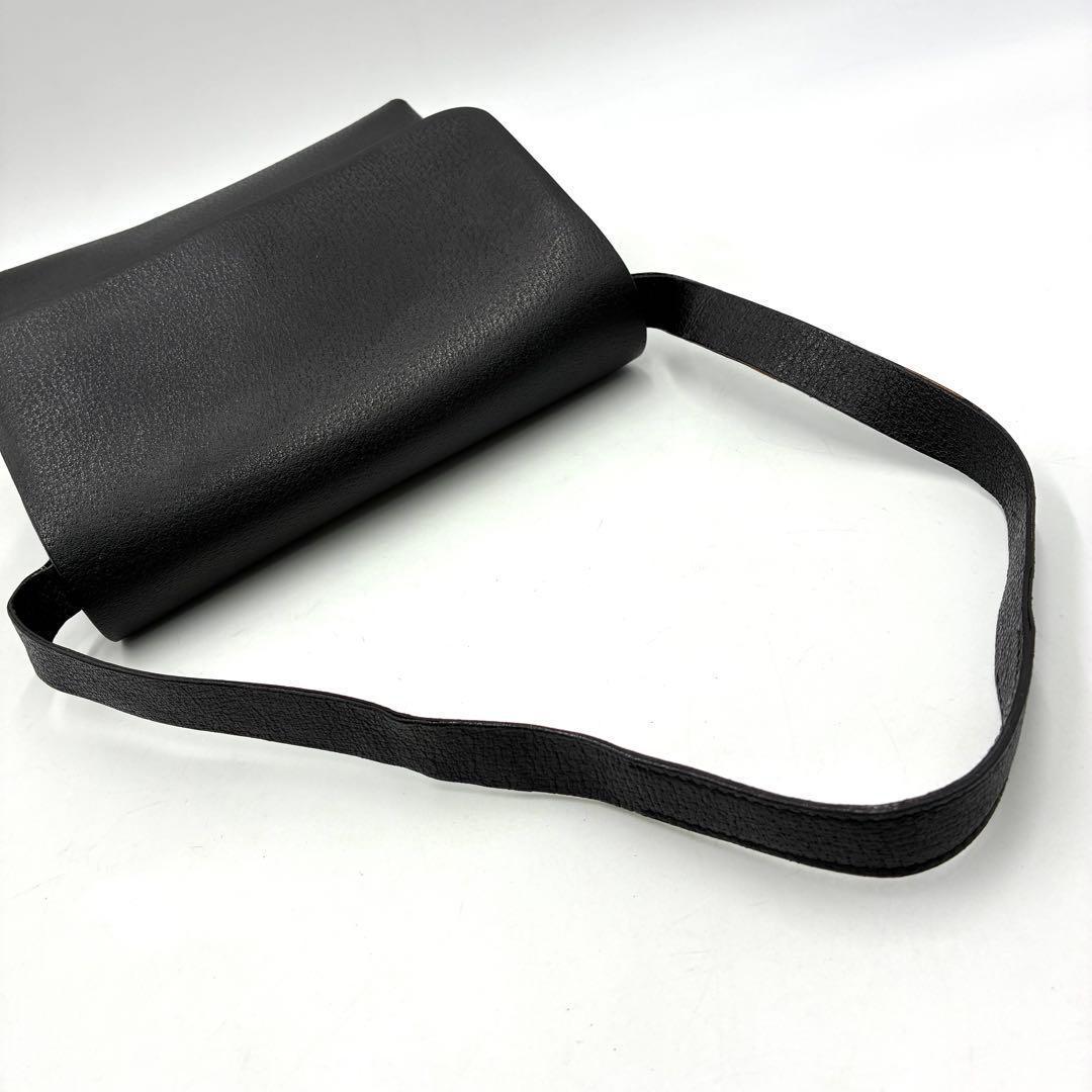 美品 GUCCI ワンショルダーバッグ 肩掛け フラップ レザー ブラック