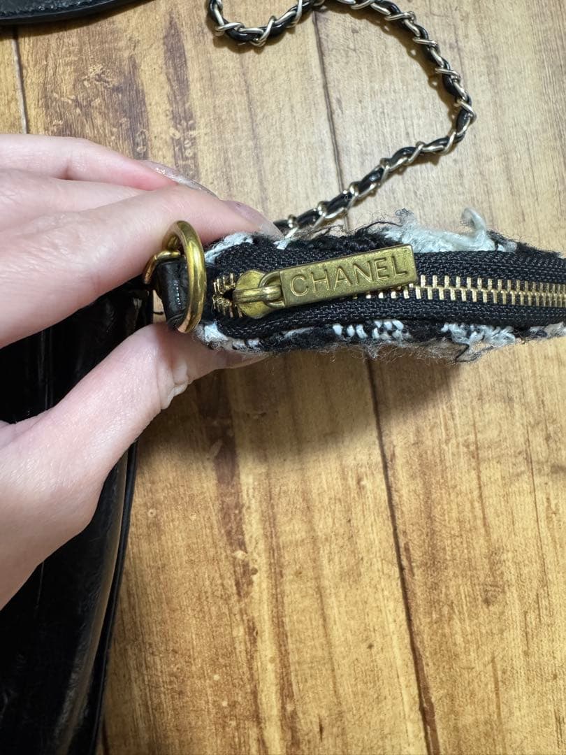 24時間以内発送　CHANEL ノベルティキルティング スマホ　ショルダーバッグ