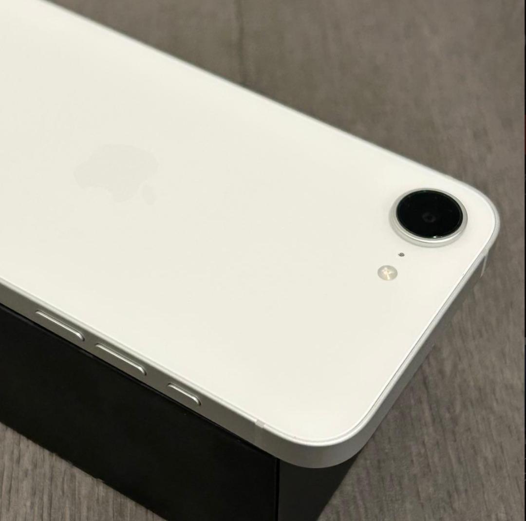 【美品】iPhone 16e｜128GB｜SIMフリー版　バッテリー100％