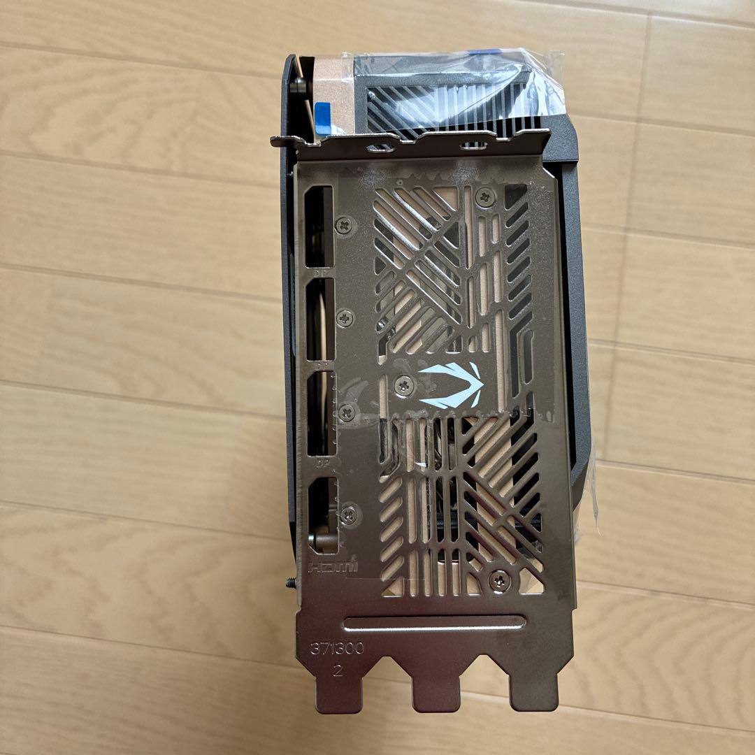 グラフィックボード　グラボ 5090 ヒートシンク　ファン　など