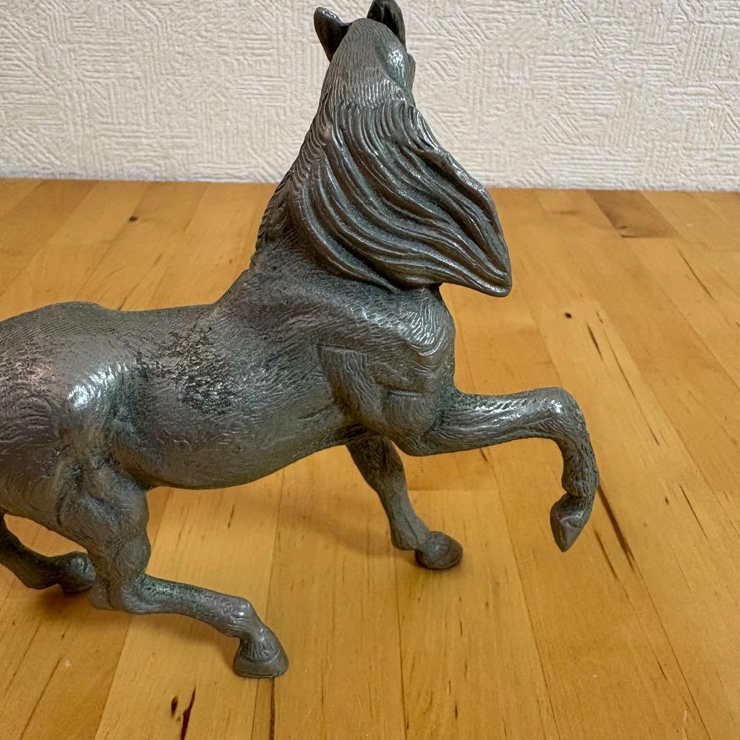 金属　馬　像　　(m