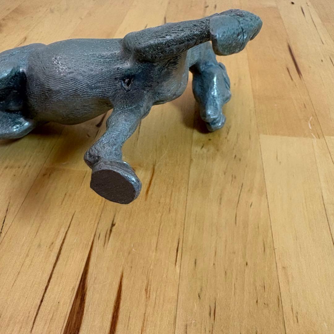 金属　馬　像　　(m