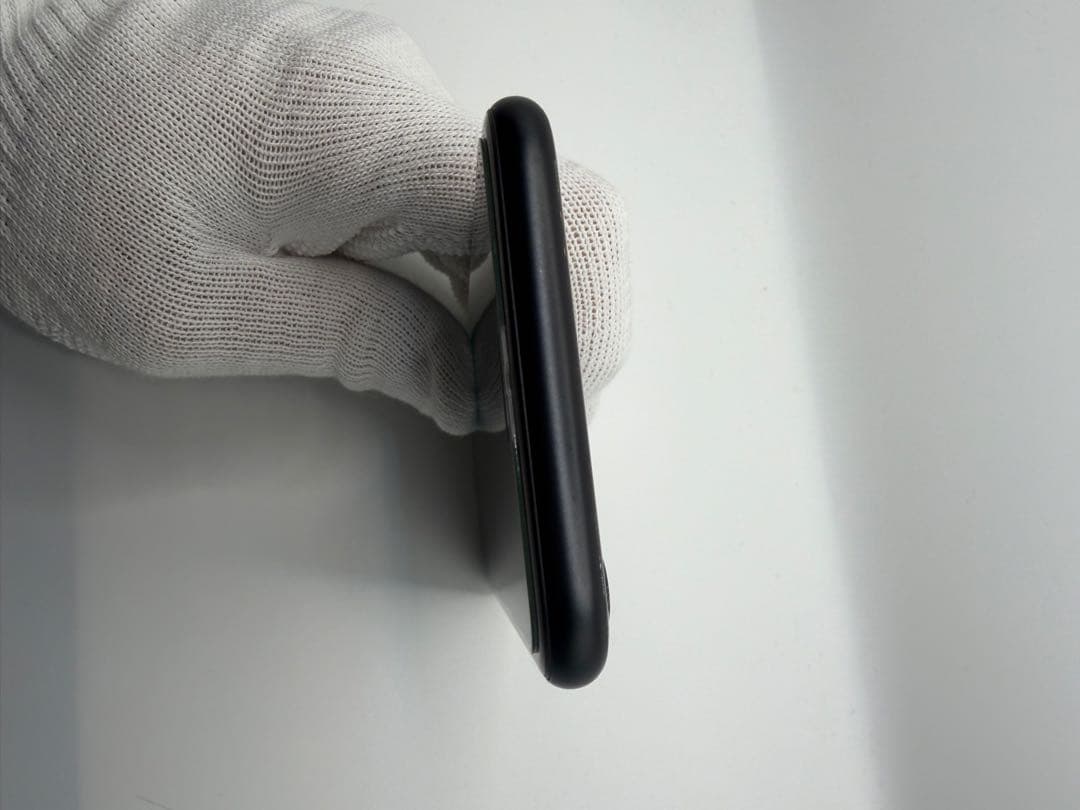 iPhone SE2 128GB ブラック