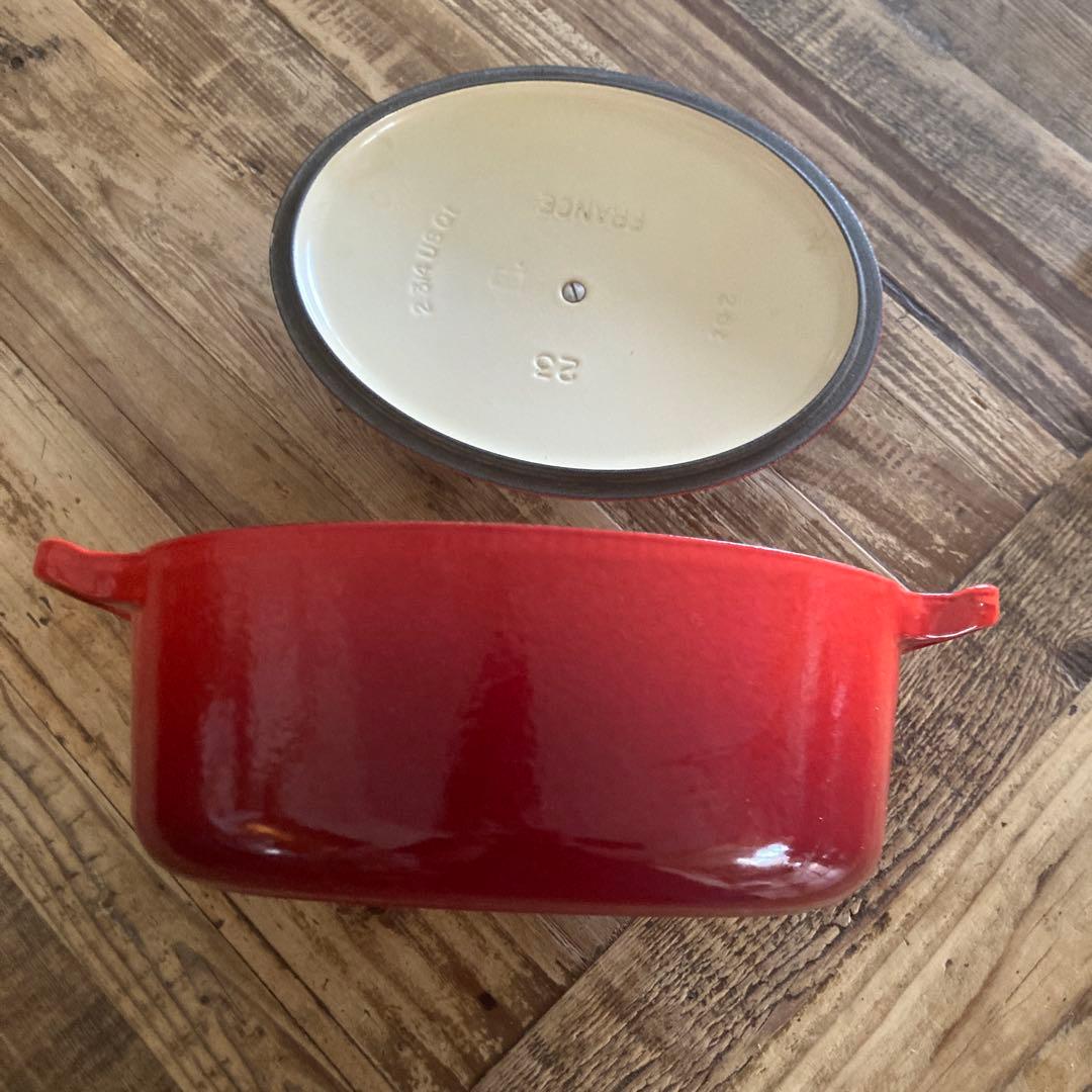 Le Creuset 両手鍋⭐︎オーバル形　かわいい赤 24センチ