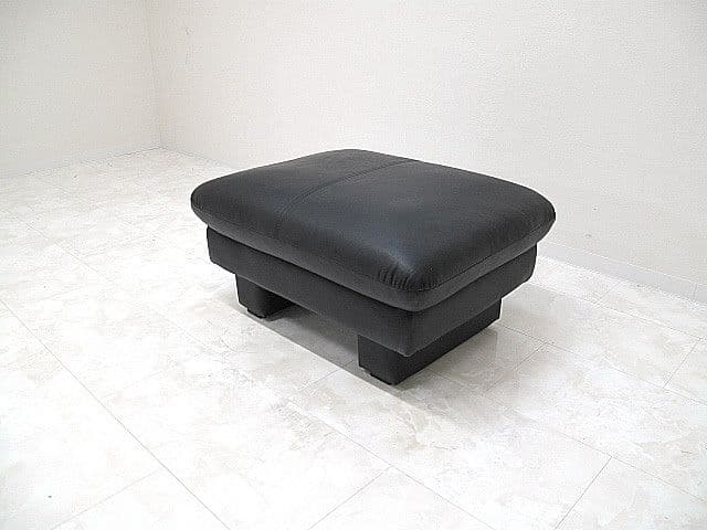 【展示品】IDC大塚家具 本革オットマン 　　モダンデザイン　スツール　チェア