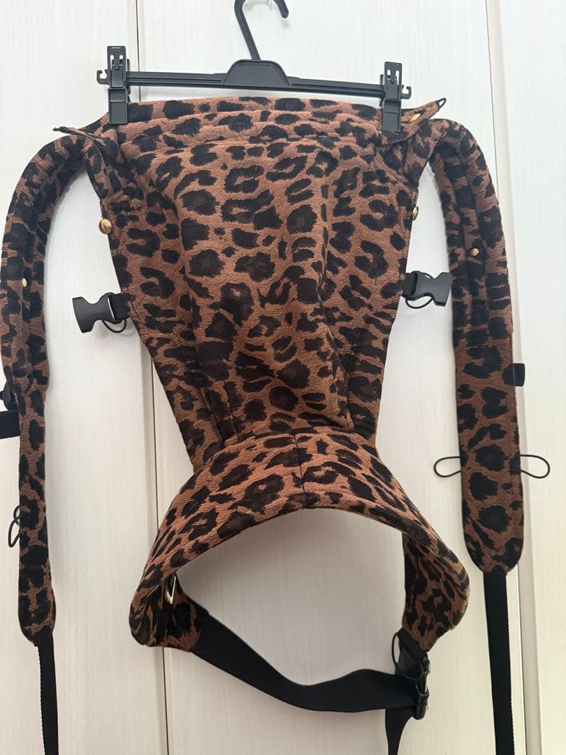 artipoppe アーティポッペ　レオパード柄　ヒョウ柄 抱っこ紐　箱付き