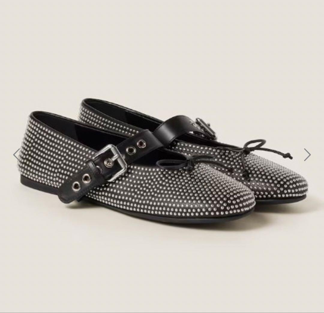 miu miu スタッズ付きバレエシューズ