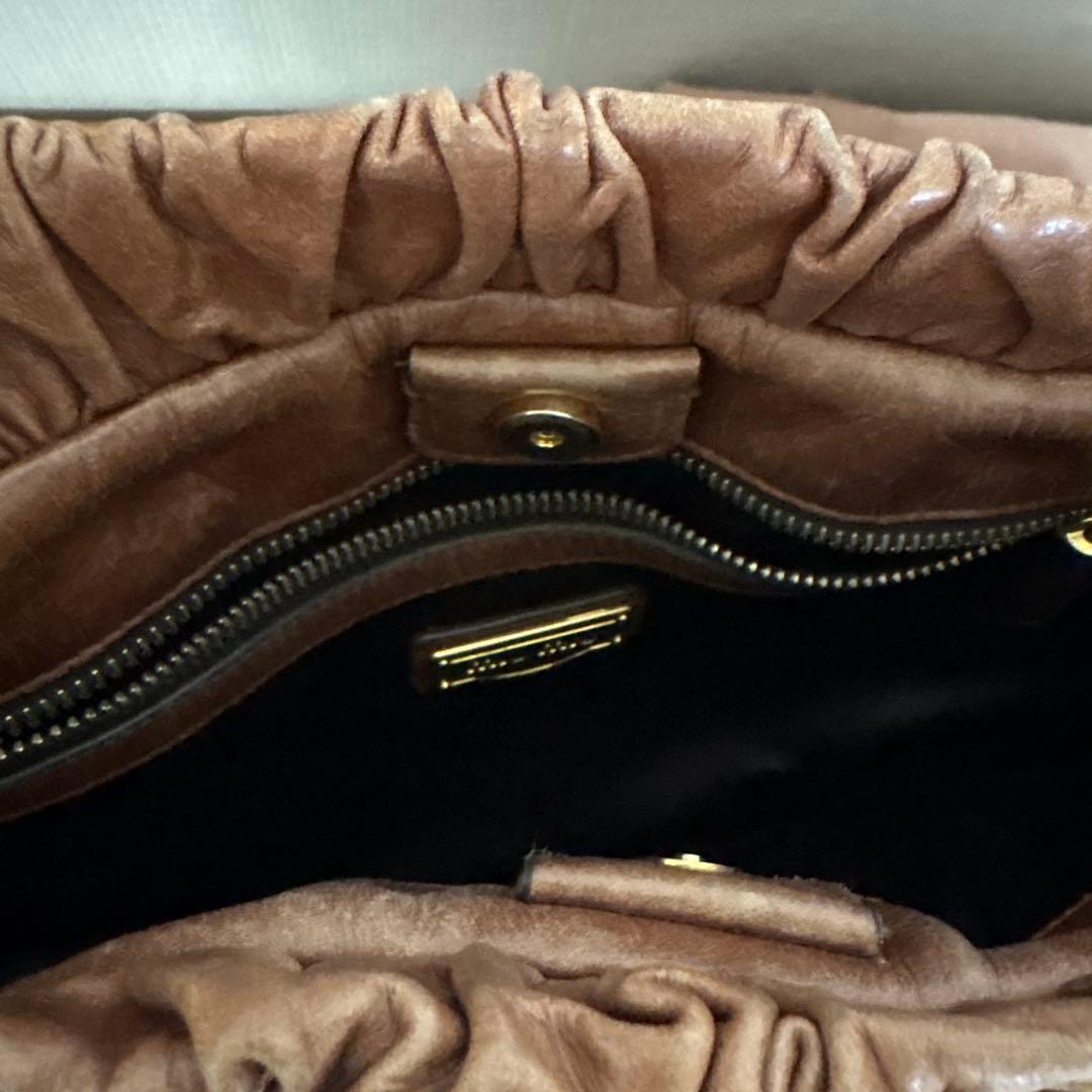 miumiu ハンドバッグ