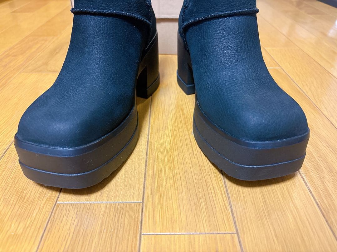 UGG WOMENS MOXY CHELSEA チェルシーブーツ　24cm
