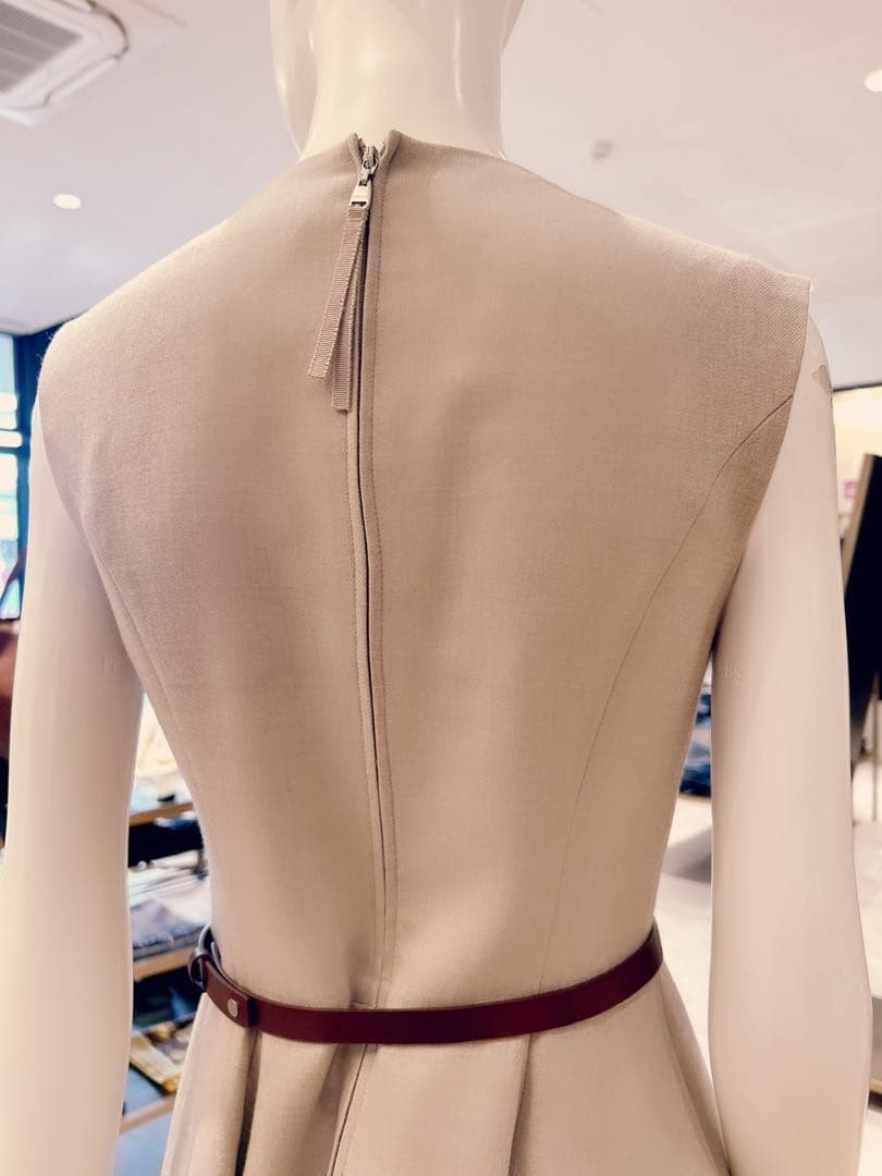 FOXEY ♡Lady Bouquet♡美品ベージュワンピース38レザーベルト付