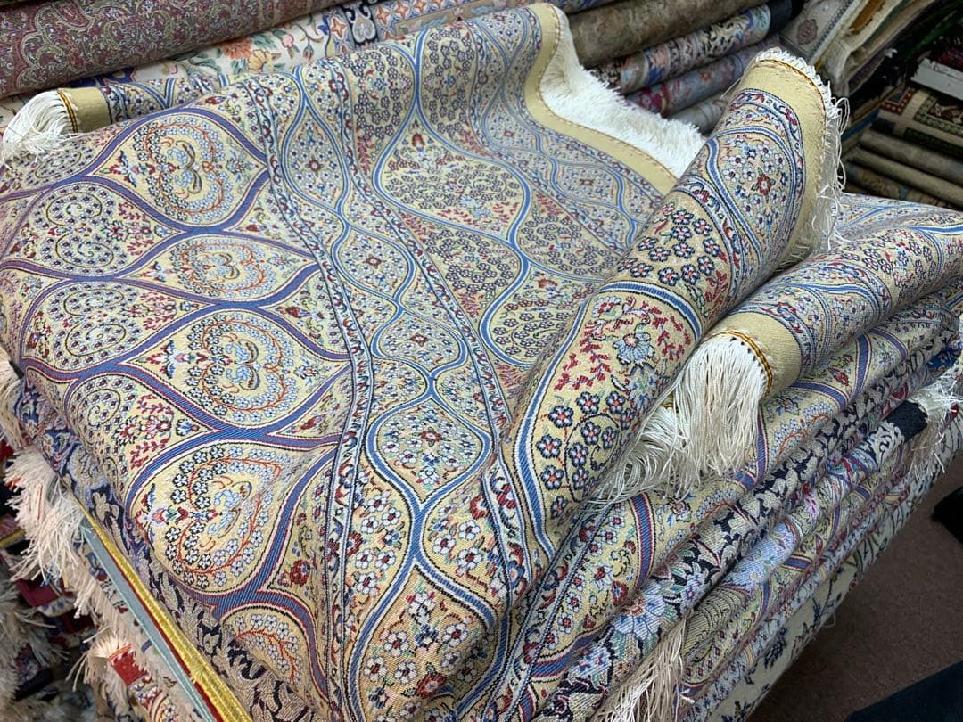 ペルシャ、イラン、シルクラウンドラグ/サイズ：204cm…. .77n。