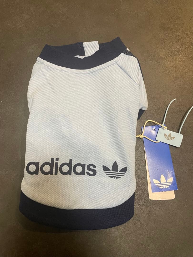 adidas 水色 犬服 猫服　中国限定　ジップアップウェア　XSサイズ