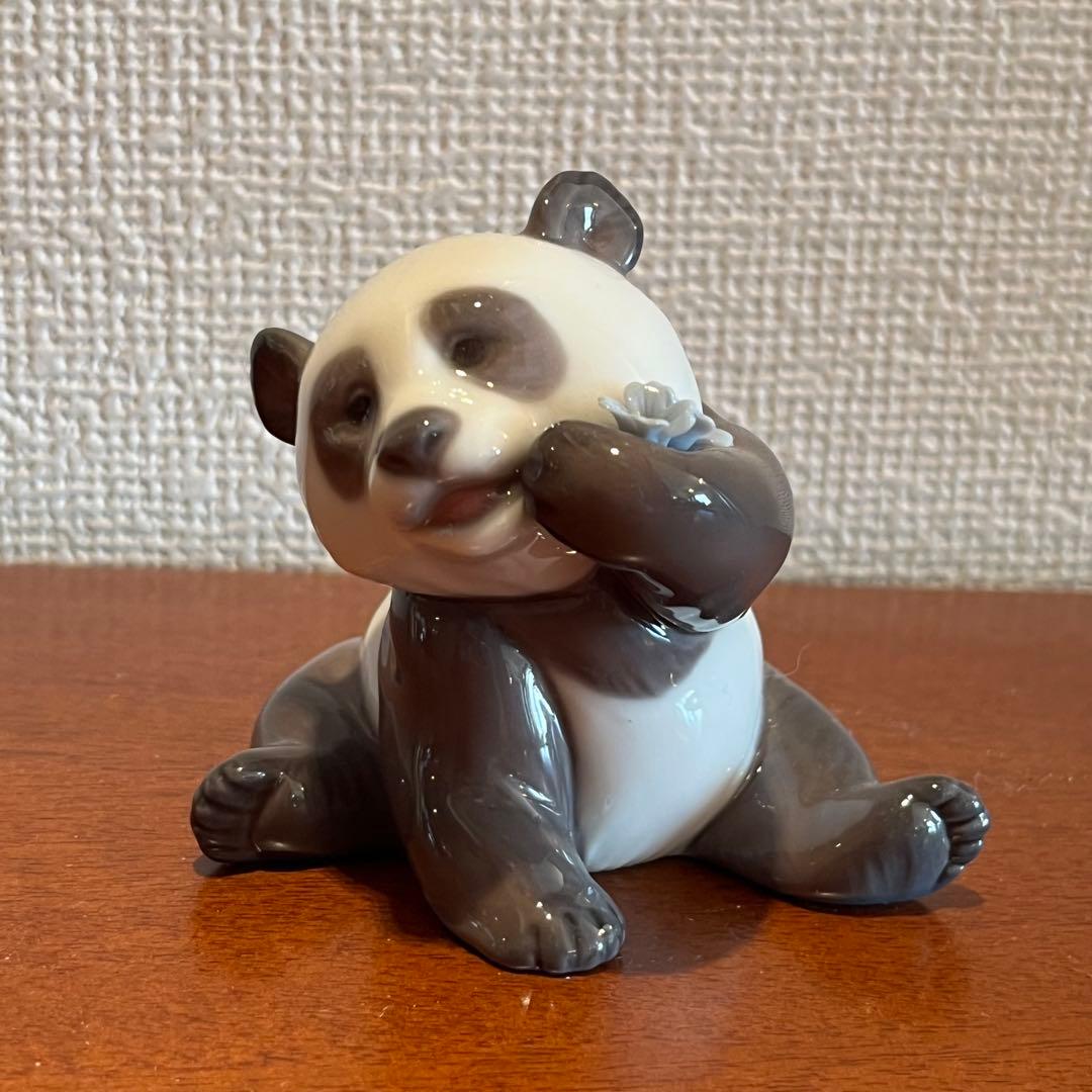 超美品　リヤドロ　パンダ　水色の花　フィギュリン　人形　陶器　置物　D オブジェ