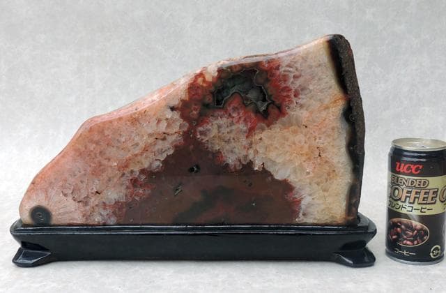 ▼　瑪瑙原石　▼台つき　重さ4.9kg　 めのう　メノウ　鑑賞石　鉱物　宝石