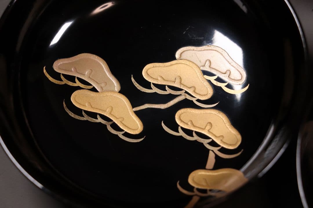 漆芸 輪島塗 松蒔絵 木皿 二十客 欅地 木地溜塗 黒塗 金蒔絵 【MA359】