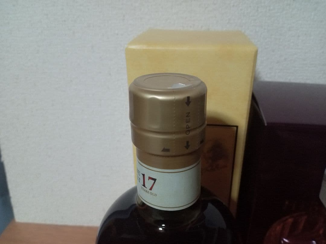 【希少】サントリー響17年 ニッカ竹鶴17年 700ml 2本セット