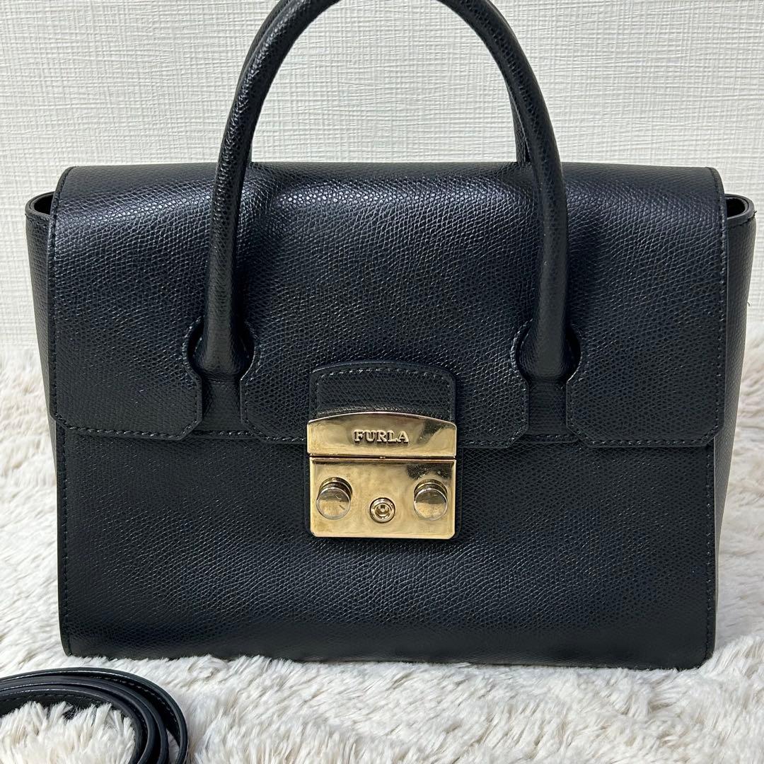 美品 FURLA フルラ ショルダーバッグ 2way 黒 ゴールド メトロポリス