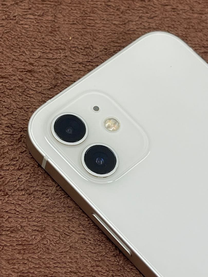 箱付き付属品未使用　iPhone12 64GB ホワイト　simフリー