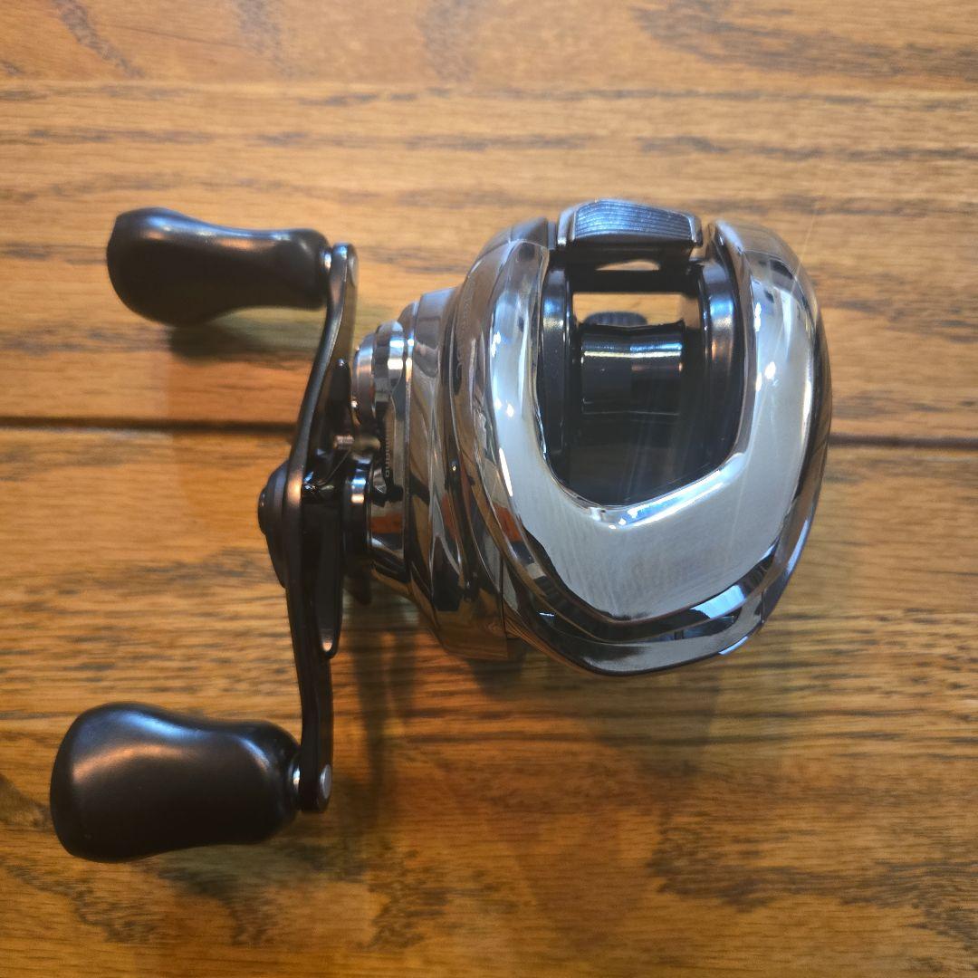 ANTARES DC XG ベイトリール シルバー