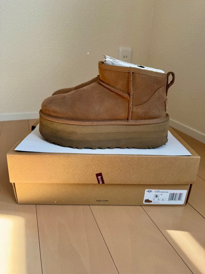 UGG W CLASSIC ULTRA MINI PLATFORM 6号