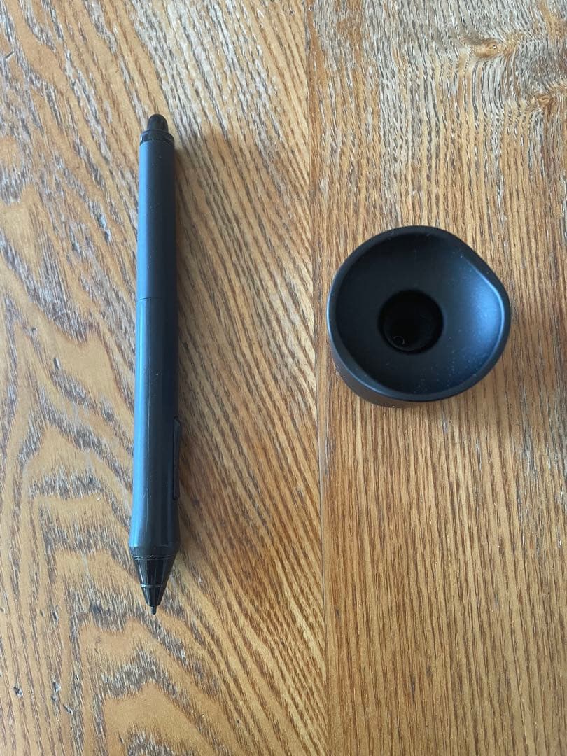 Wacom 液晶ペンタブレット　cintiq22hd touch