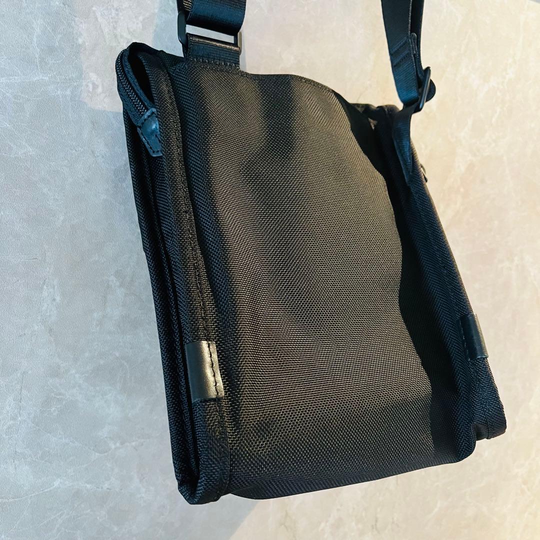 トゥミ TUMI ショルダーバック 品番022110D2 96913 1041