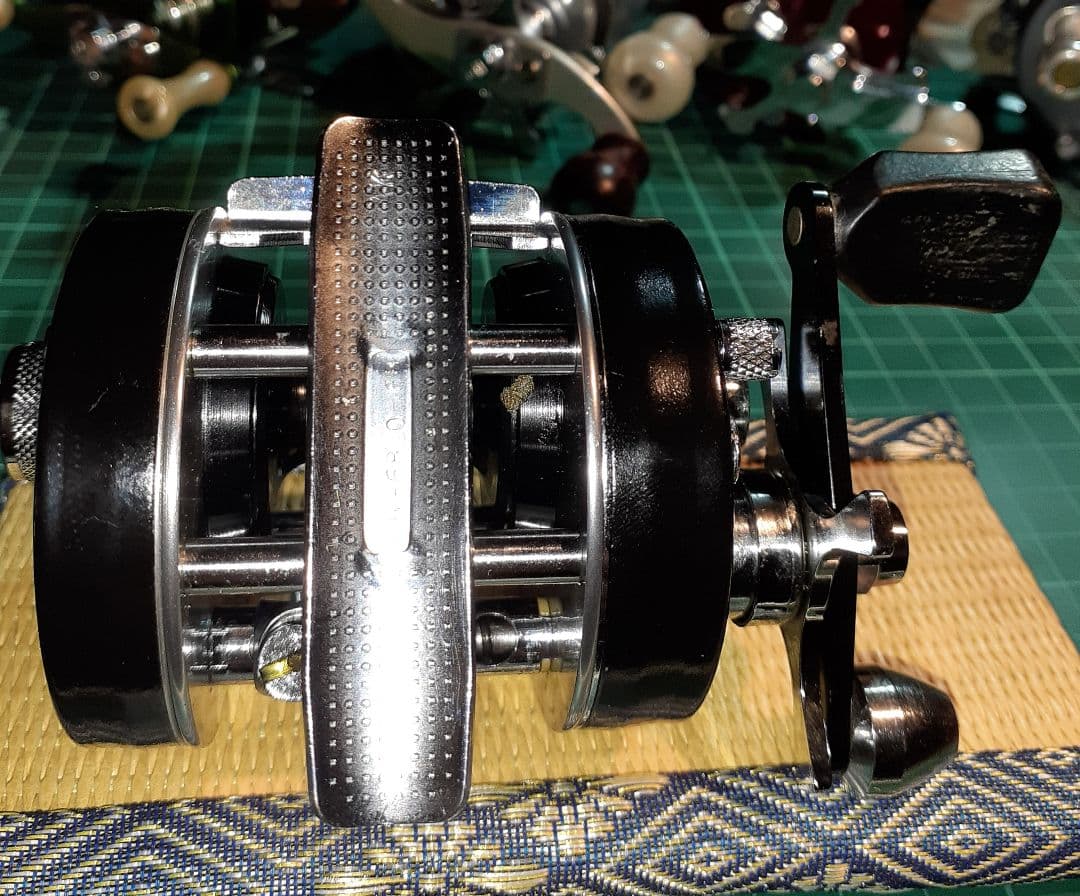 アブガルシア ABU アンバサダー2500C サイドカップ変更