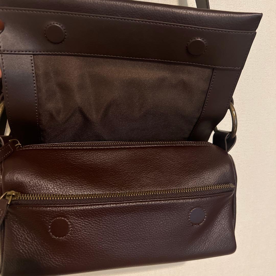 BEARDSLEY ビアズリー　レザーボディバッグ　ブラウン