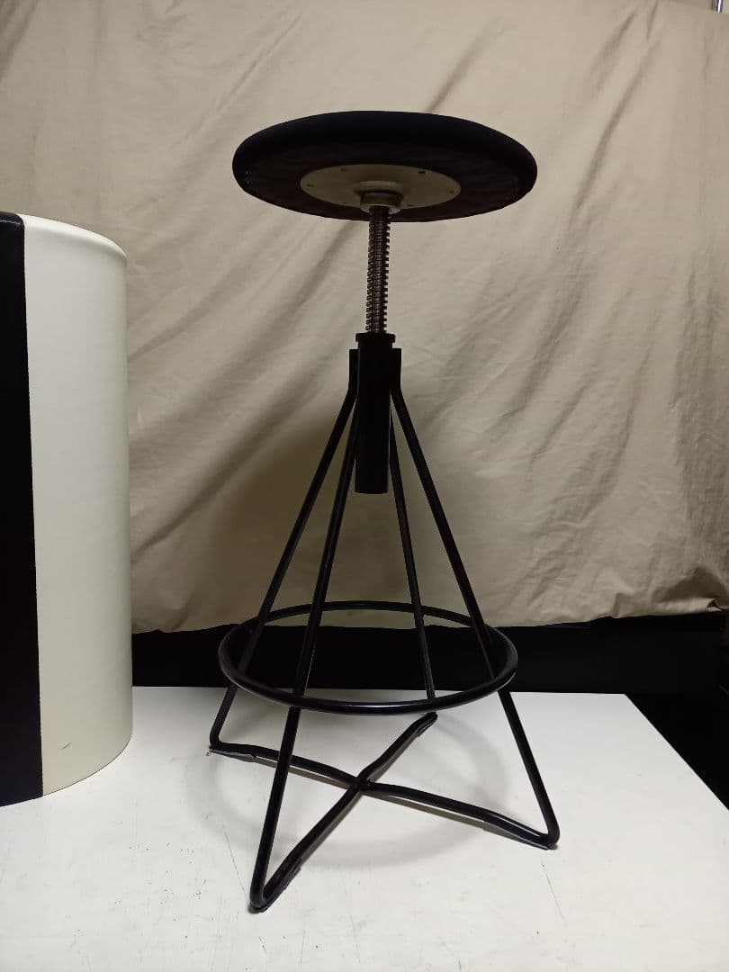 1980s　ポストモダン　モード　スペースエイジ　アイアン　メタル　昇降　チェア