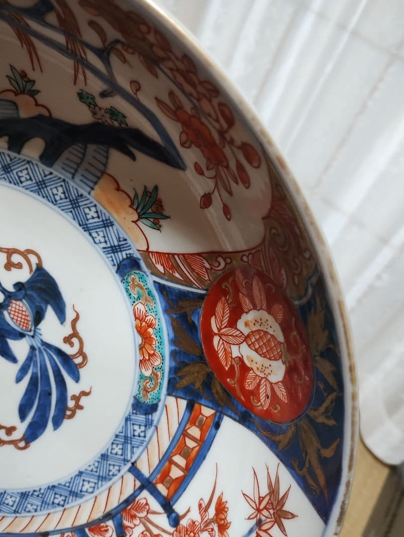 花鳥風月模様の陶磁器大皿