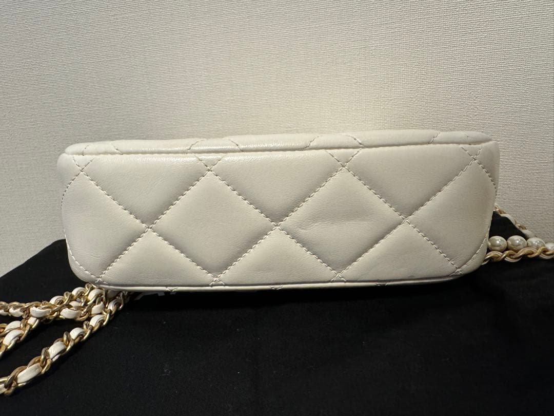 CHANEL マトラッセ ラムスキン パール ミニフラップバッグ ショルダー　白