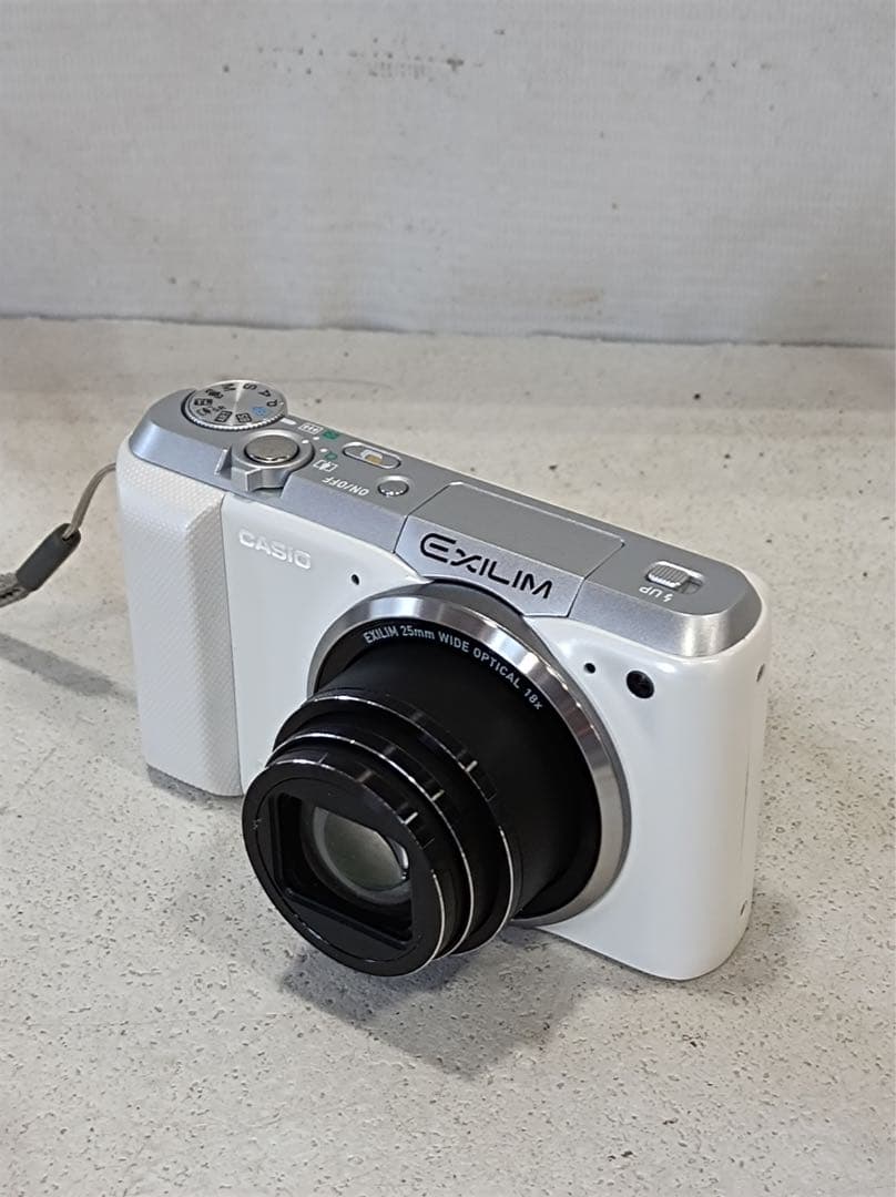 八6715【美品】CASIOデジタルカメラ　EXILIM HS EX-ZR850