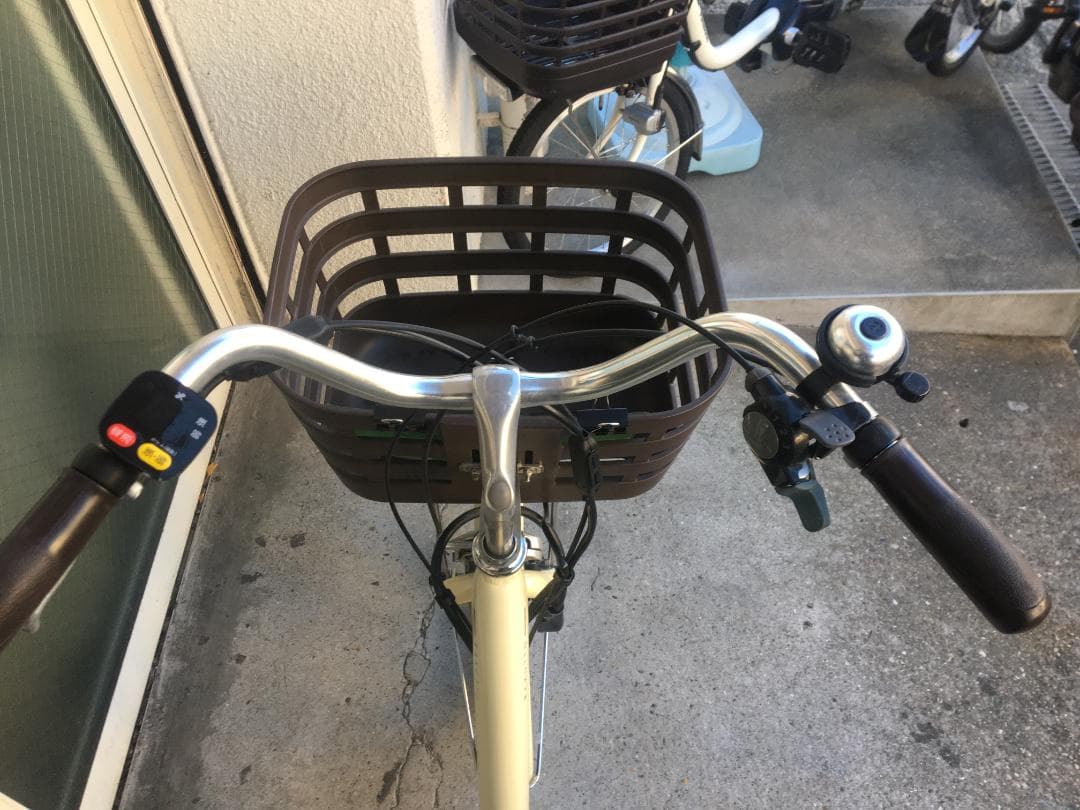 地域限定送料無料　ラクット　20　回生充電　2021年　白　神戸市　電動自転車