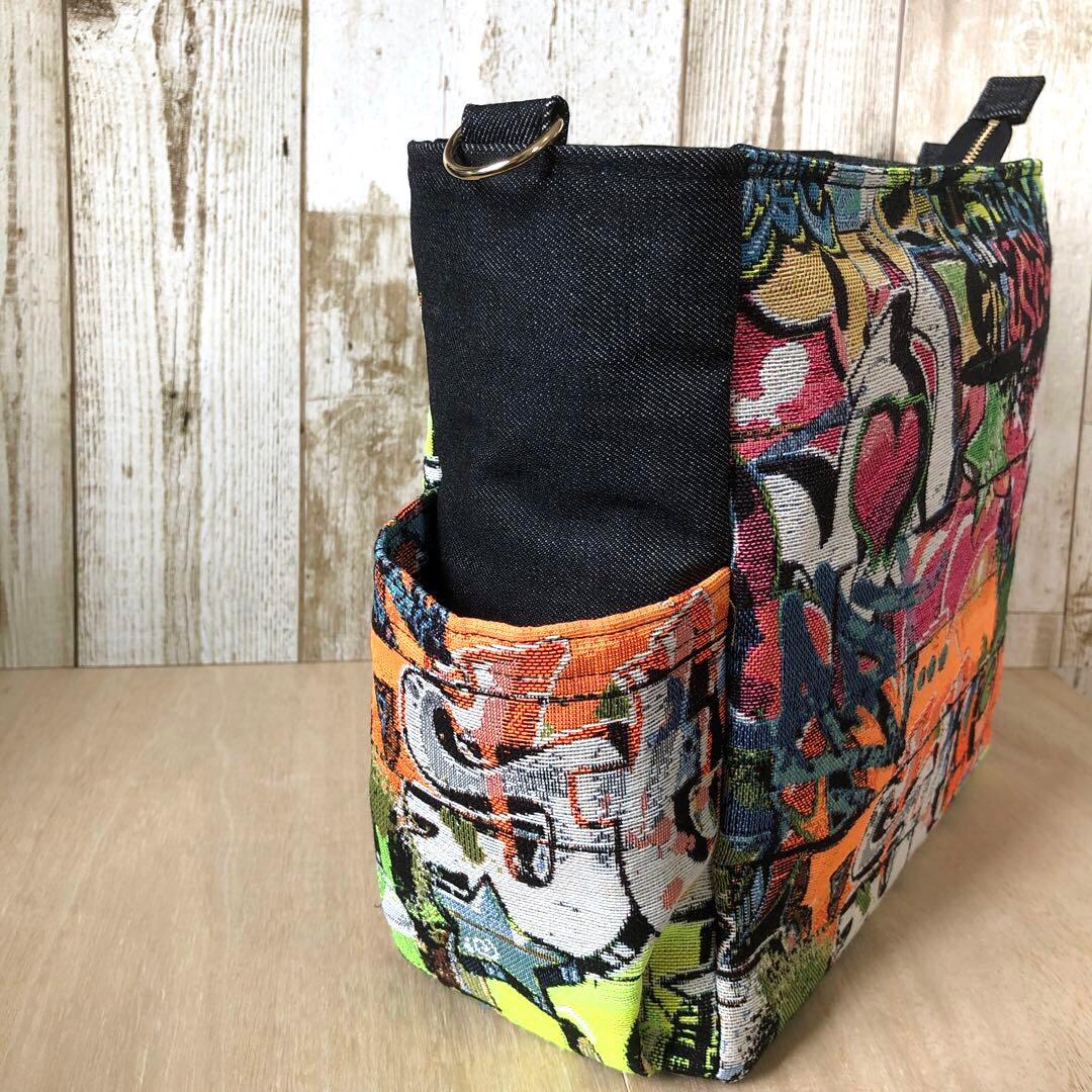 ショルダーバッグ　ハンドメイド　デニムリメイク　ブラック　ゴールド【新品デニム】