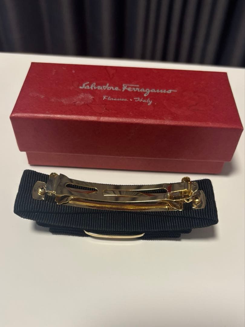 Salvatore Ferragamo 黒リボンヘアアクセサリー